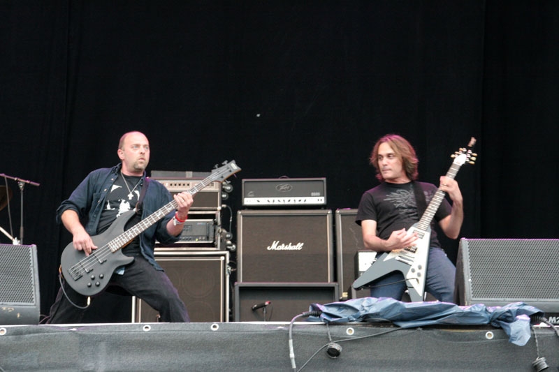 Fates Warning – Trotz Regen eine der am meisten beachteten Bands auf dem Festival. – Joe DiBiase und Frank