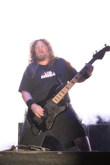 Fear Factory – Bräuchten auf der Bühne fast ne Taschenlampe. – 