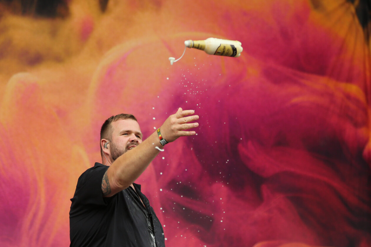 Der Abriss am Sonntag: Monchi und Band. – Feine Sahne Fischfilet.