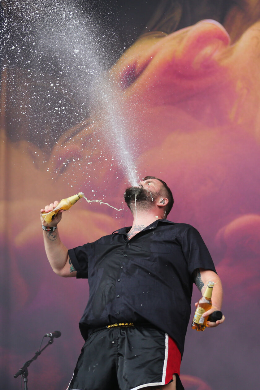 Der Abriss am Sonntag: Monchi und Band. – Feine Sahne Fischfilet.