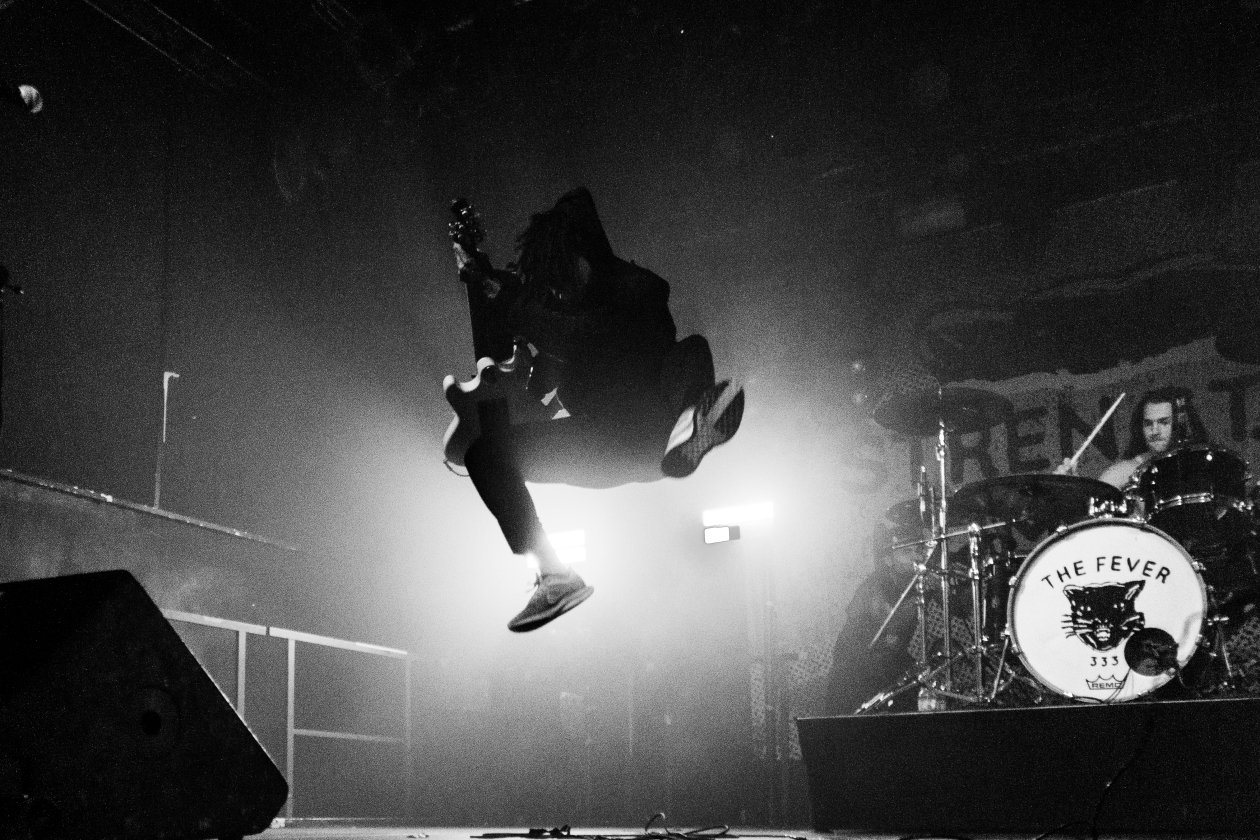 D333monstration im ausverkauften Berliner Kult-Club SO36! – Fever 333.