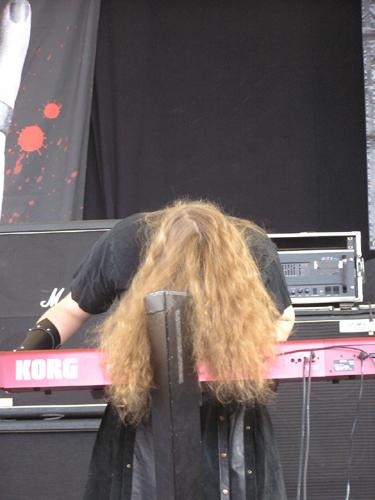 Bei Finntroll steht die komplette Verwandtschaft von Vetter It auf der Bühne. – 