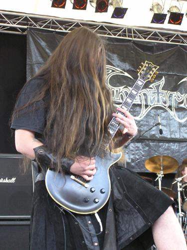 Bei Finntroll steht die komplette Verwandtschaft von Vetter It auf der Bühne. – 