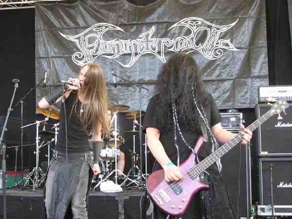 Bei Finntroll steht die komplette Verwandtschaft von Vetter It auf der Bühne. – 