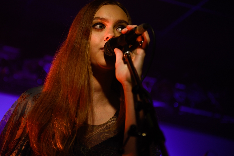 Zwei schwedische Elfen im Hansa. – First Aid Kit.