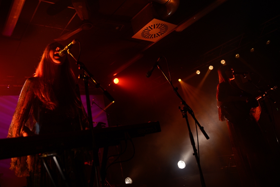Zwei schwedische Elfen im Hansa. – First Aid Kit.