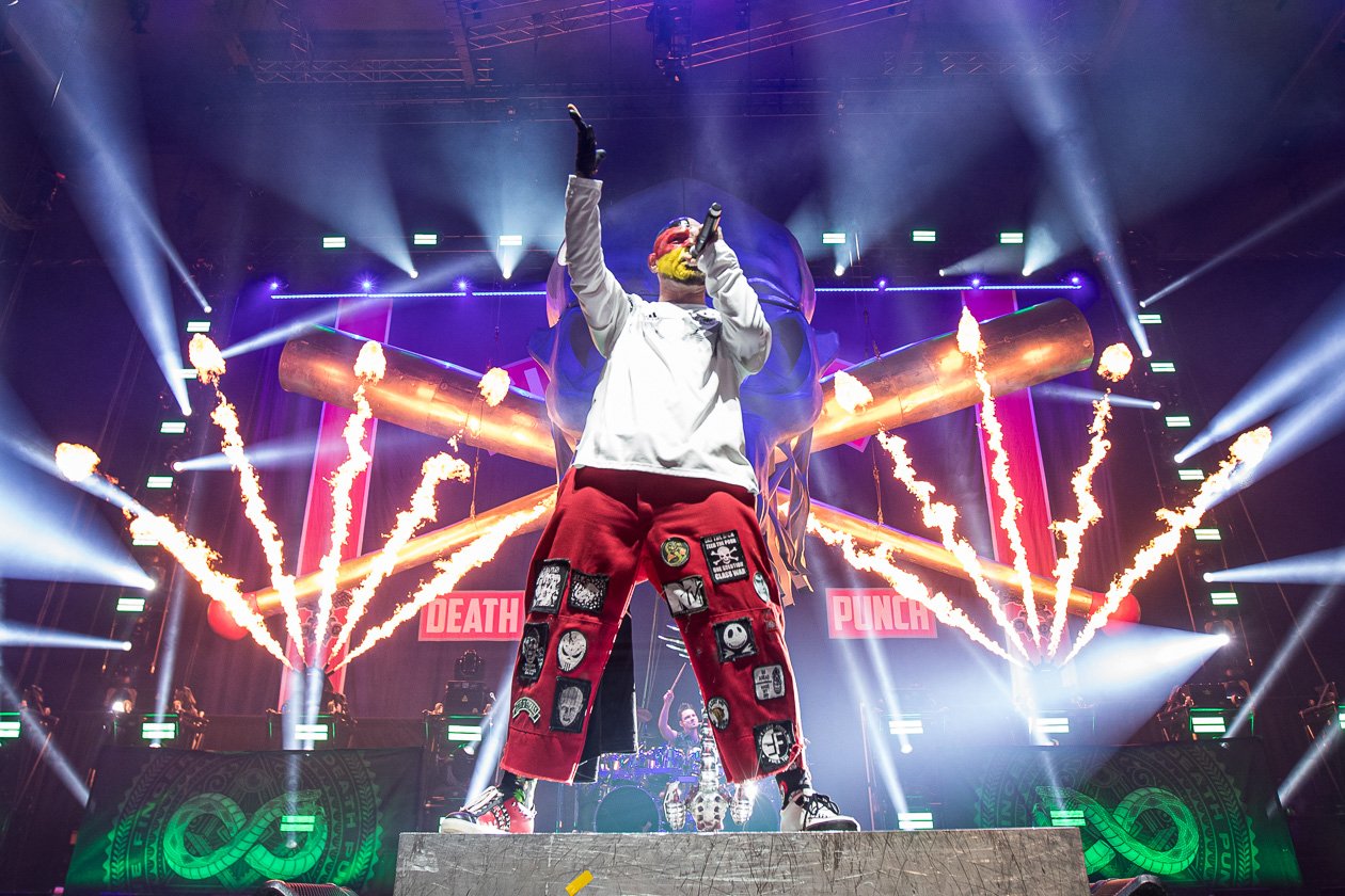Mal wieder zu Gast in der Hauptstadt: die Band aus Sacramento. – Five Finger Death Punch.