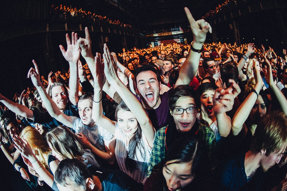Mit solchen Platten im Gepäck wird jede Show zum Heimspiel. – Foals!