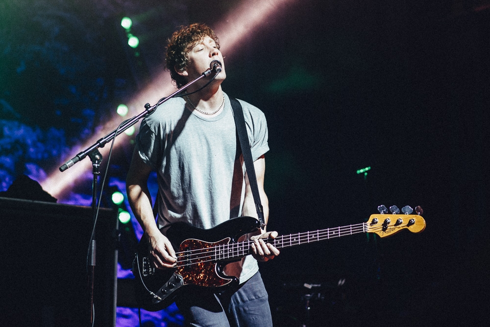 Foals – Mit solchen Platten im Gepäck wird jede Show zum Heimspiel. – Backing Vocals: Walter.