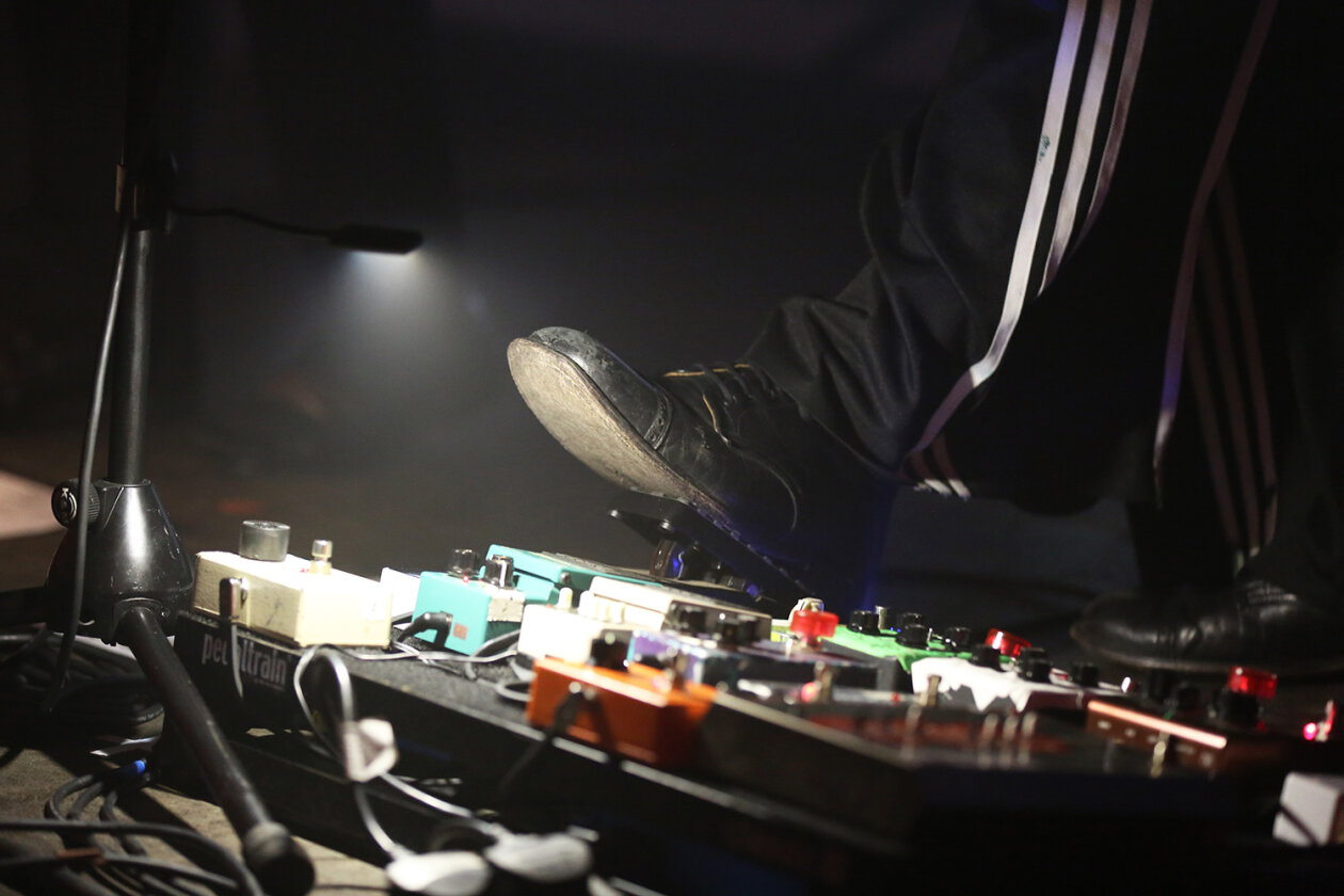 Rappelvoll und 100 Prozent Luftfeuchtigkeit: Fontaines D.C. in Hamburg. – Gib ihm!