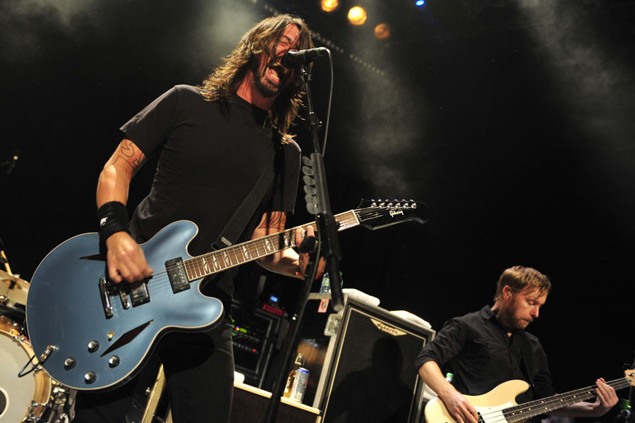 Foo Fighters – Zweieinviertel Stunden kollektiver Wahnsinn. – Dave machte keinen Hehl aus seiner Begeisterung für kleine Clubs.