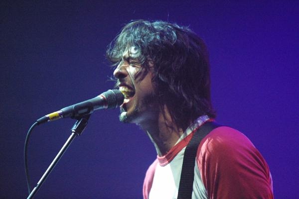 Foo Fighters – Voller Körpereinsatz bei Dave Grohl und seinen Jungs. – 