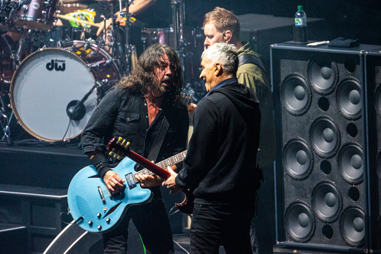 Foo Fighters – Foo Fighters.