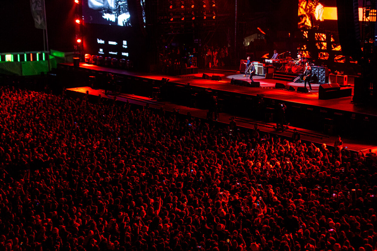 Foo Fighters – Foo Fighters.