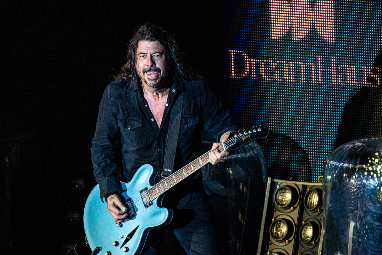 Dave Grohl und Co. als Headliner mit dem neuen Drummer Josh Freese. – Foo Fighters.