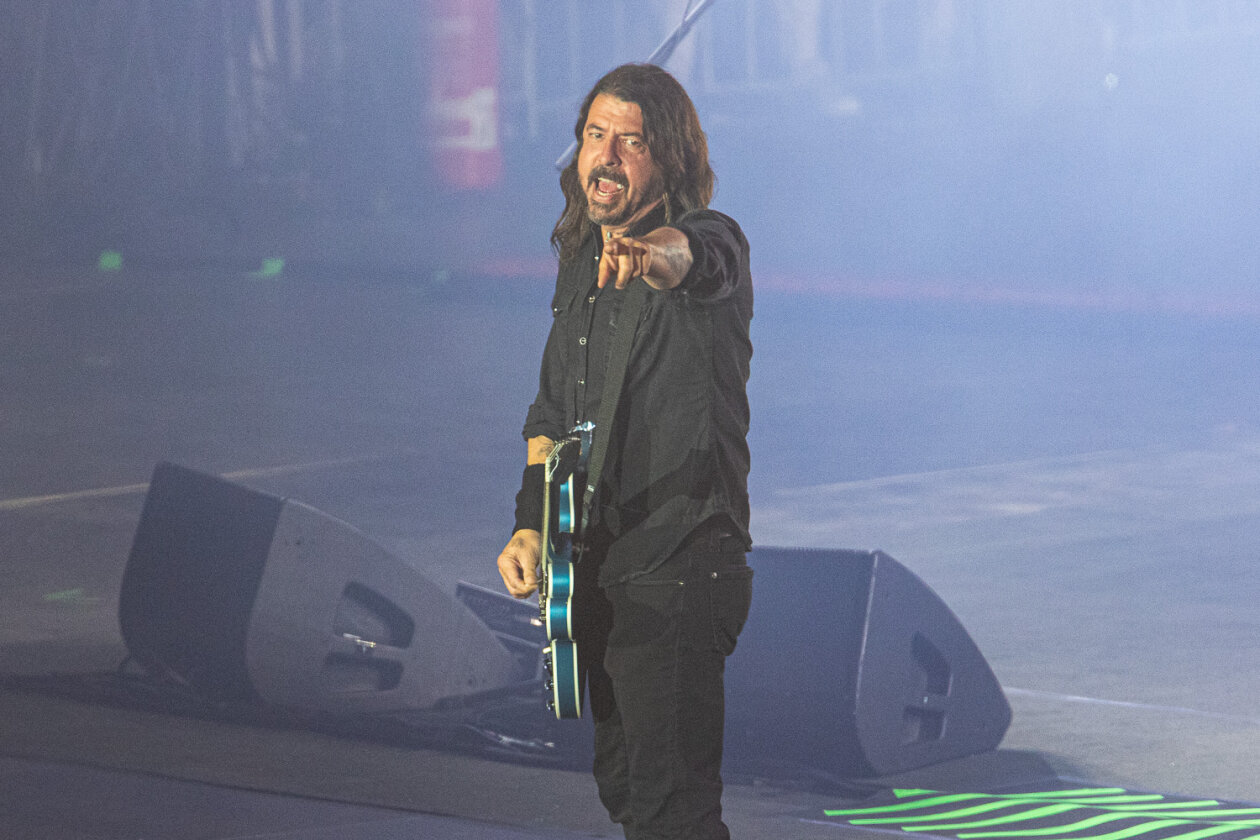 Foo Fighters – Foo Fighters.