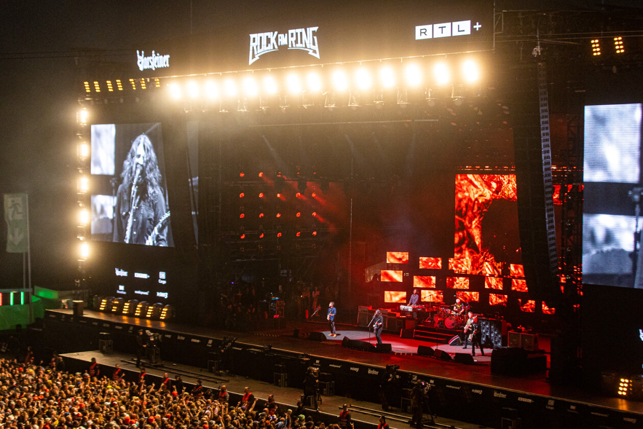 Foo Fighters – Foo Fighters.