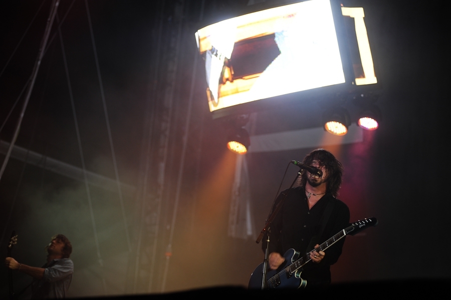 Foo Fighters – In Neuhausen ob Eck fegten Dave Grohl und Co. das schlechte Wetter hinweg. – Tausende wollten die Foos sehen.