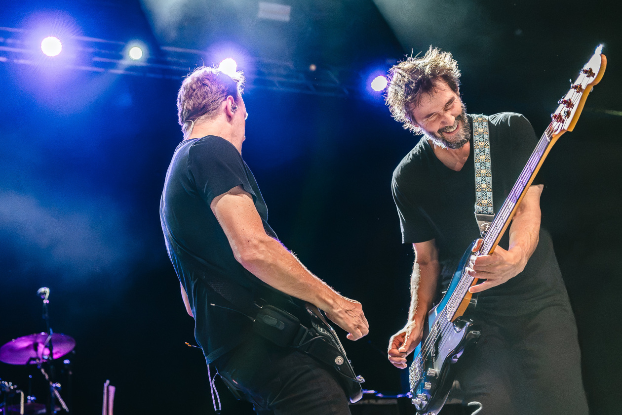 Hollywood-Star Keanu Reeves und Band auf Europatour. – Dogstar.