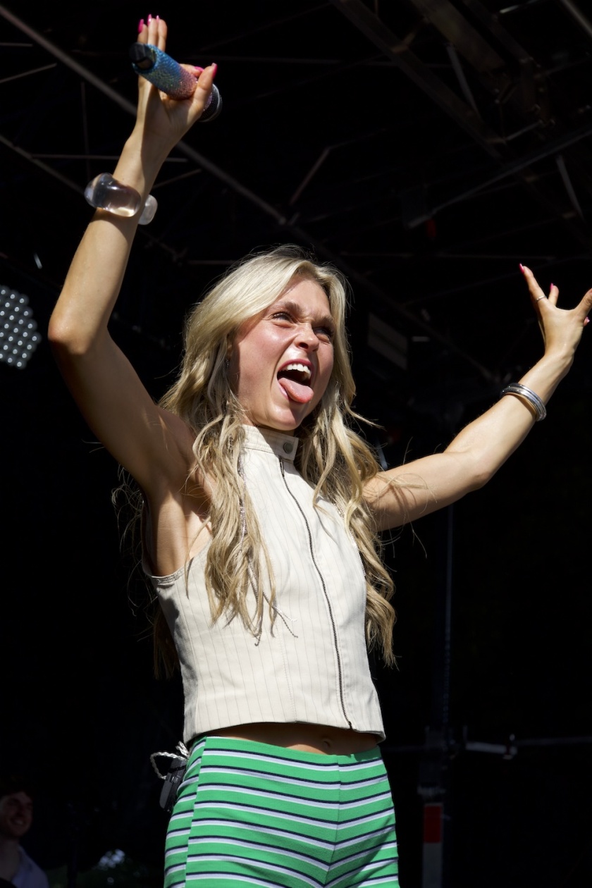Das zweitägige Festival am Bodensee mit Sean Paul, Blond, Ikkimel, Zartmann, ZsaZsa, Ski Aggu u.a. – Crazy Anaïs.