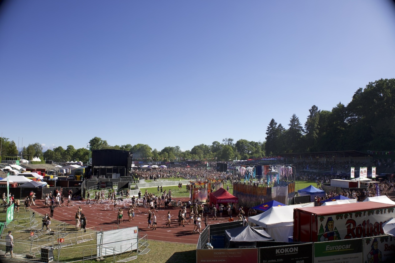 Das zweitägige Festival am Bodensee mit Sean Paul, Blond, Ikkimel, Zartmann, ZsaZsa, Ski Aggu u.a. – Overview Mainstage.
