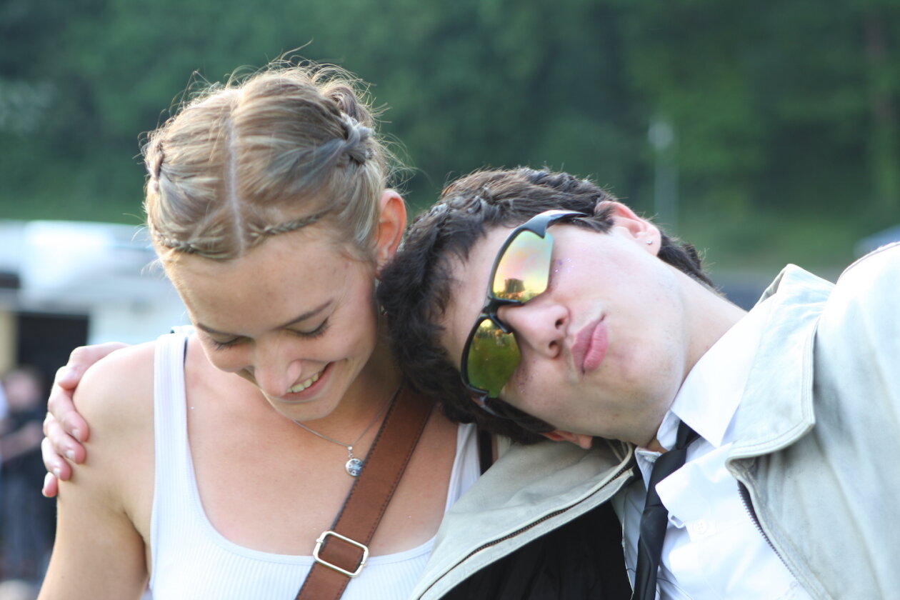 Sommer, Sonne, Party im Bodenseestadion mit Kraftkluv, AnnenMayKantereit, Juju, Provinz, Faber u.a. – Erst mal die Fans: Foto? Gerne.