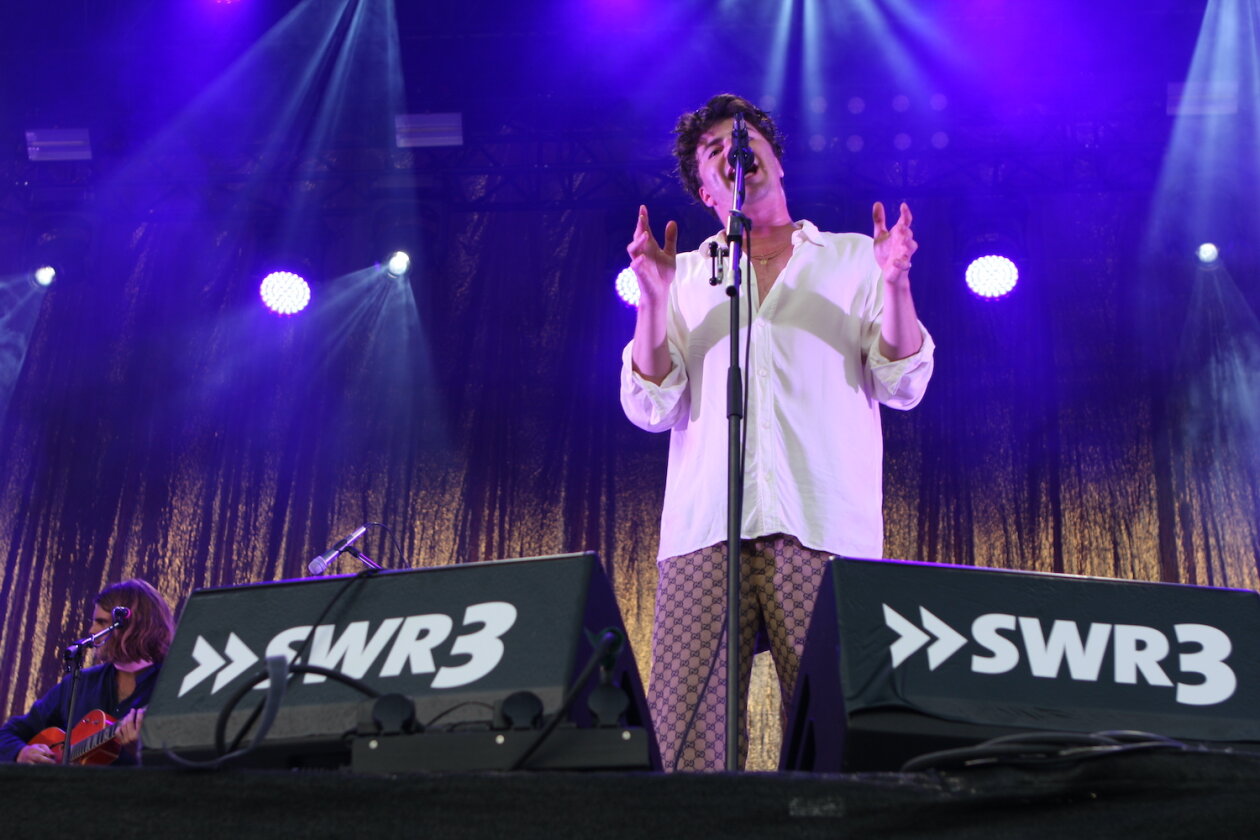 Sommer, Sonne, Party im Bodenseestadion mit Kraftkluv, AnnenMayKantereit, Juju, Provinz, Faber u.a. – Faber.