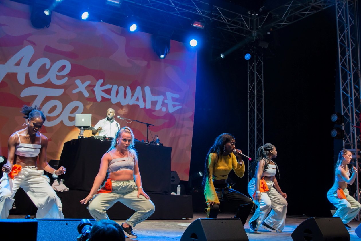 Vier Tage lang Party vor malerischer Bergkulisse mit Billy Talent, Beginner, Casper, The Offspring, Scooter, Biffy Clyro etc. – Ace Tee & Kwam.E.