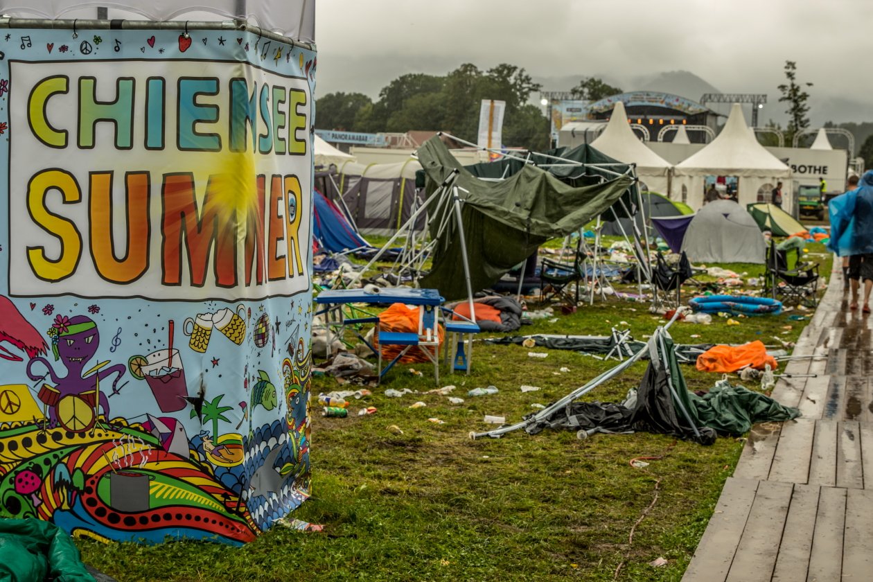 Vier Tage lang Party vor malerischer Bergkulisse mit Billy Talent, Beginner, Casper, The Offspring, Scooter, Biffy Clyro etc. – Ade Chiemsee Summer.