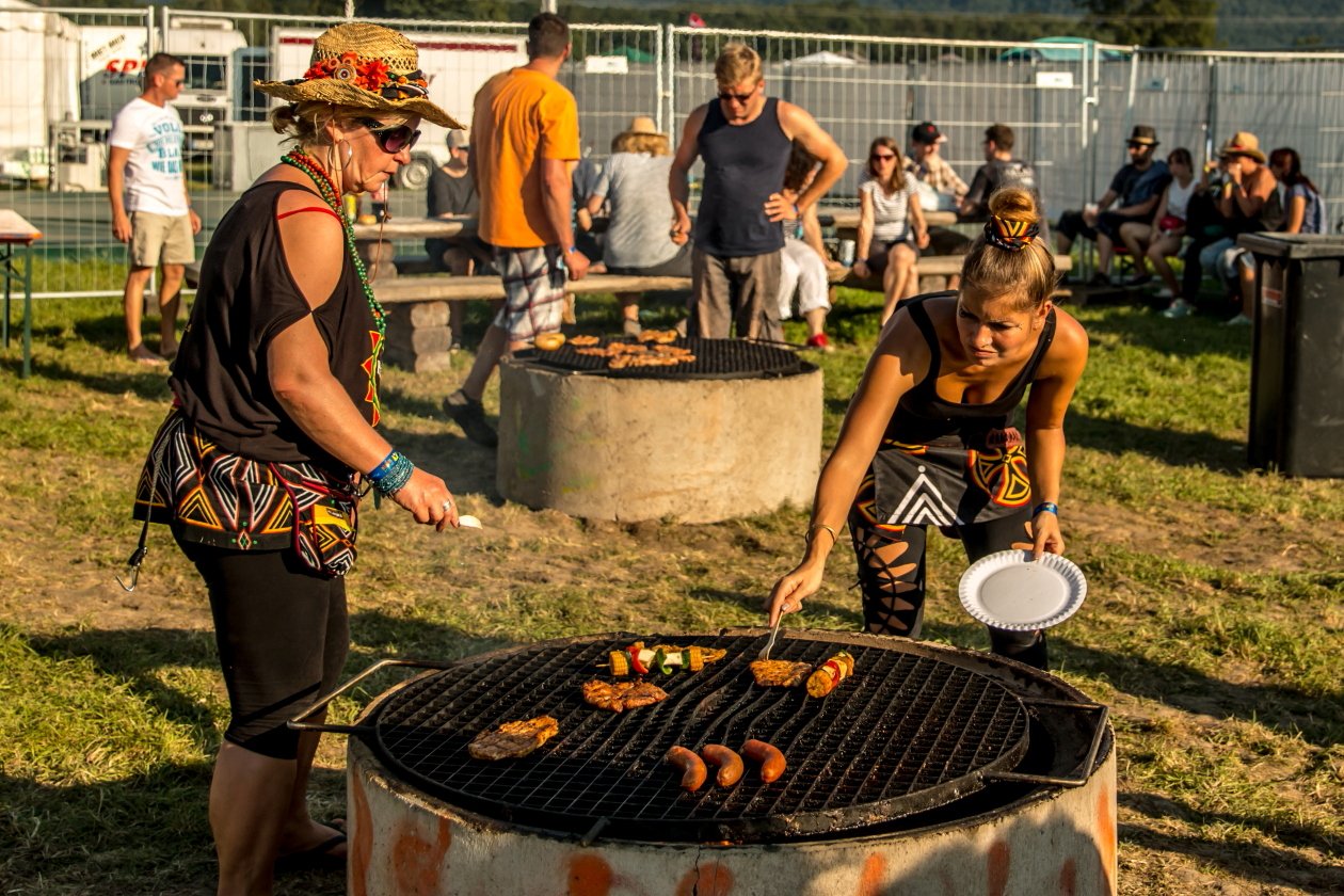 Vier Tage lang Party vor malerischer Bergkulisse mit Billy Talent, Beginner, Casper, The Offspring, Scooter, Biffy Clyro etc. – ... bevors weitergeht.
