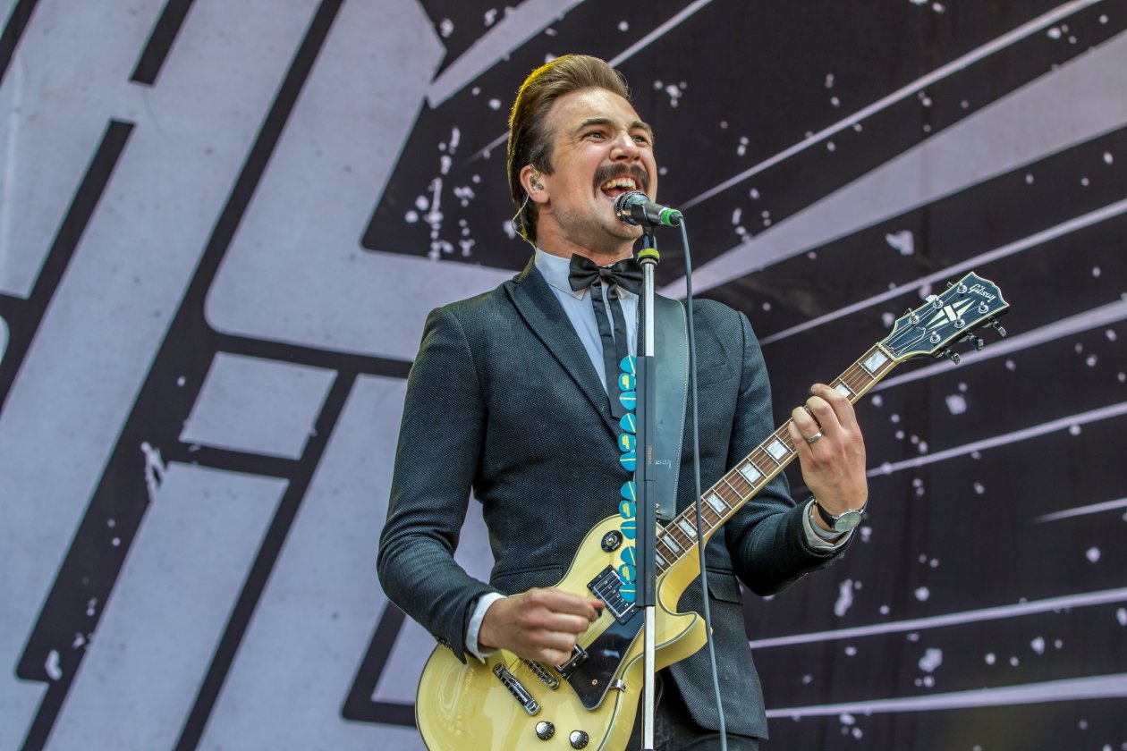 Vier Tage lang Party vor malerischer Bergkulisse mit Billy Talent, Beginner, Casper, The Offspring, Scooter, Biffy Clyro etc. – Royal Republic.