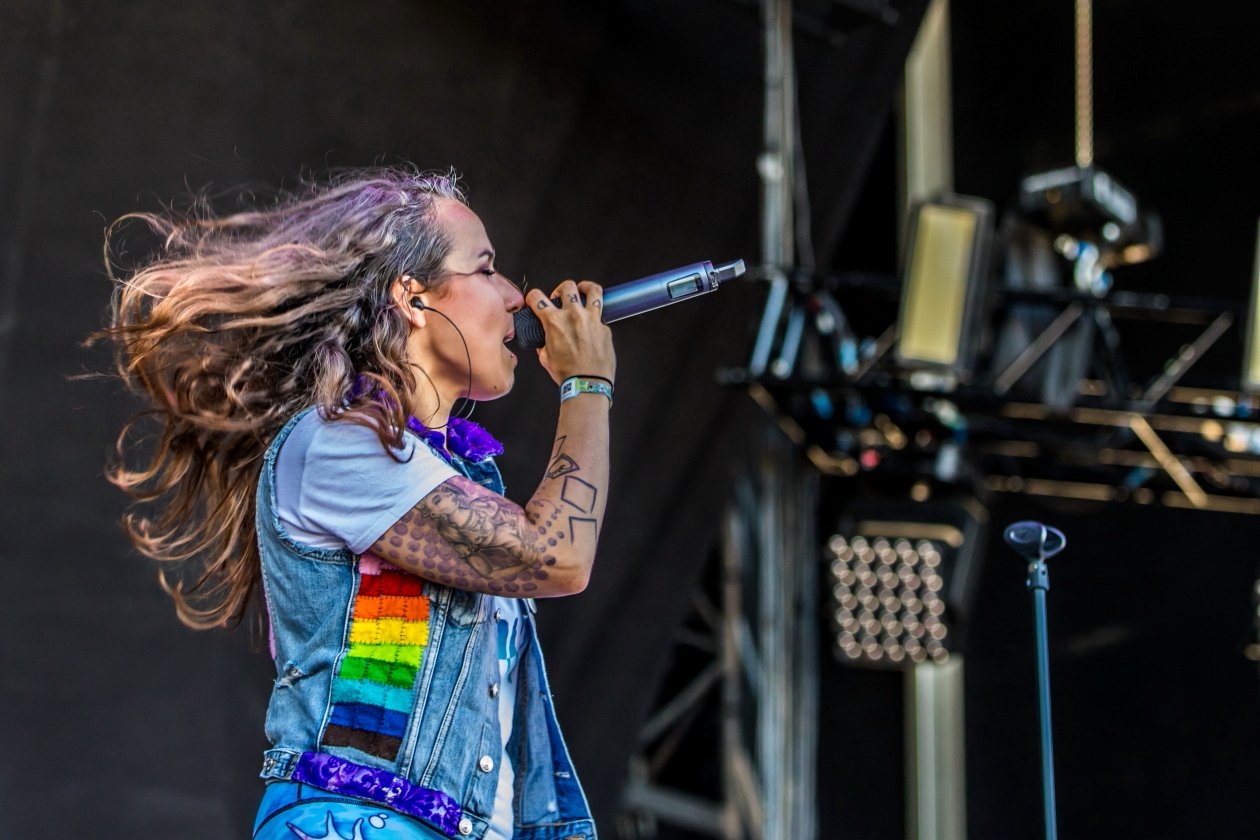 Vier Tage lang Party vor malerischer Bergkulisse mit Billy Talent, Beginner, Casper, The Offspring, Scooter, Biffy Clyro etc. – Sookee.