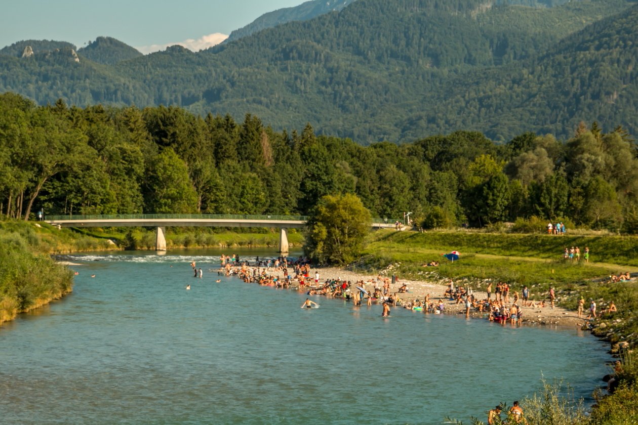 Vier Tage lang Party vor malerischer Bergkulisse mit Billy Talent, Beginner, Casper, The Offspring, Scooter, Biffy Clyro etc. – Während des The Offspring-Gigs musste das Festival dann wegen schwerer Unwetter unterbrochen werden. Der Samstag wurde komplett abgesagt. 