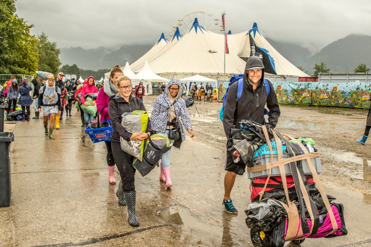 Vier Tage lang Party vor malerischer Bergkulisse mit Billy Talent, Beginner, Casper, The Offspring, Scooter, Biffy Clyro etc. – ... wird alles besser!