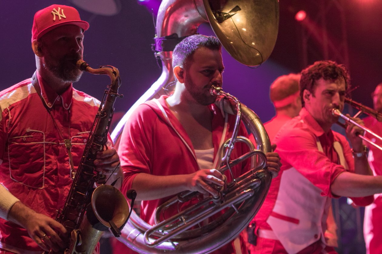 Summertime in Übersee: vier Tage lang Party, viel Sound und gute Laune! – Moop Mama.