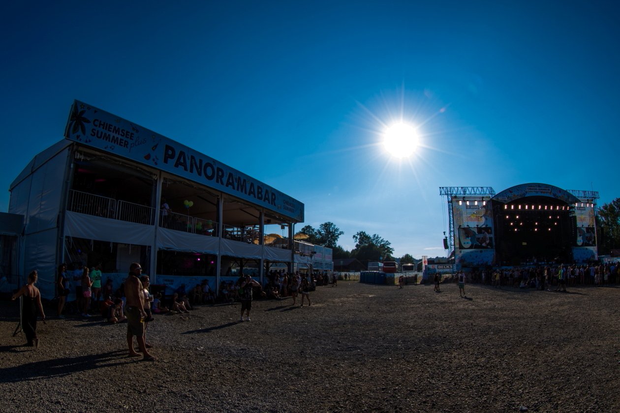 Summertime in Übersee: vier Tage lang Party, viel Sound und gute Laune! – Spitzenwetter