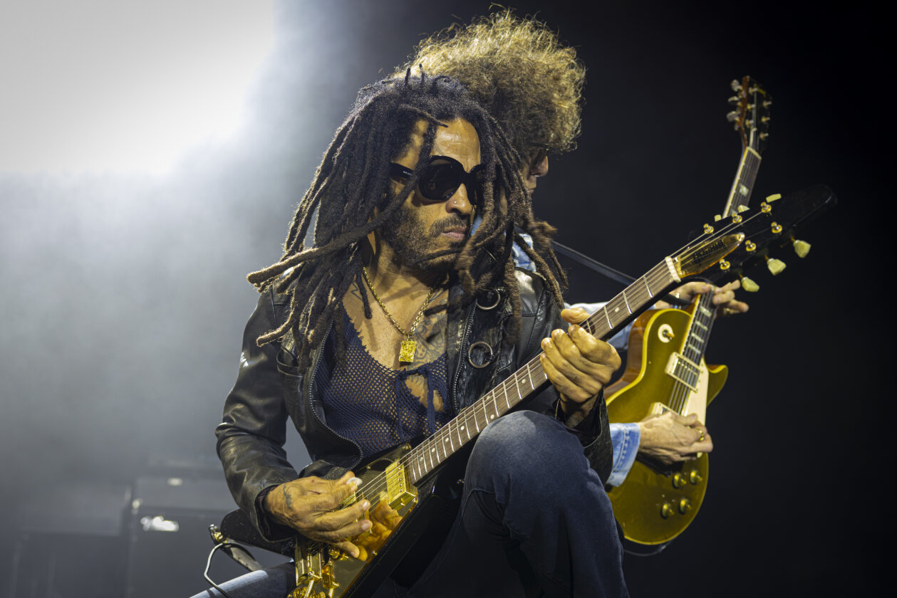 Vielfalt im Eisenwerk: Zwischen alten Gemäuern gibt es neue Künstler zu bestaunen. – Lenny Kravitz