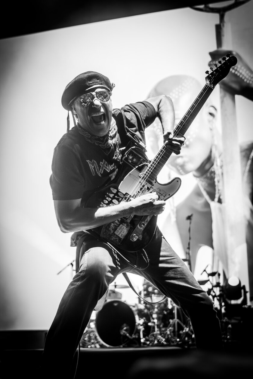 Vielfalt im Eisenwerk: Zwischen alten Gemäuern gibt es neue Künstler zu bestaunen. – Tom Morello
