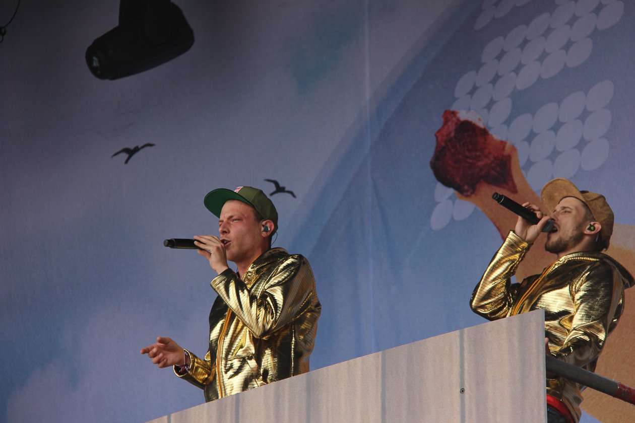 Alle Fotos zum Festival an der Nordsee. – 257ers machen Stimmung.