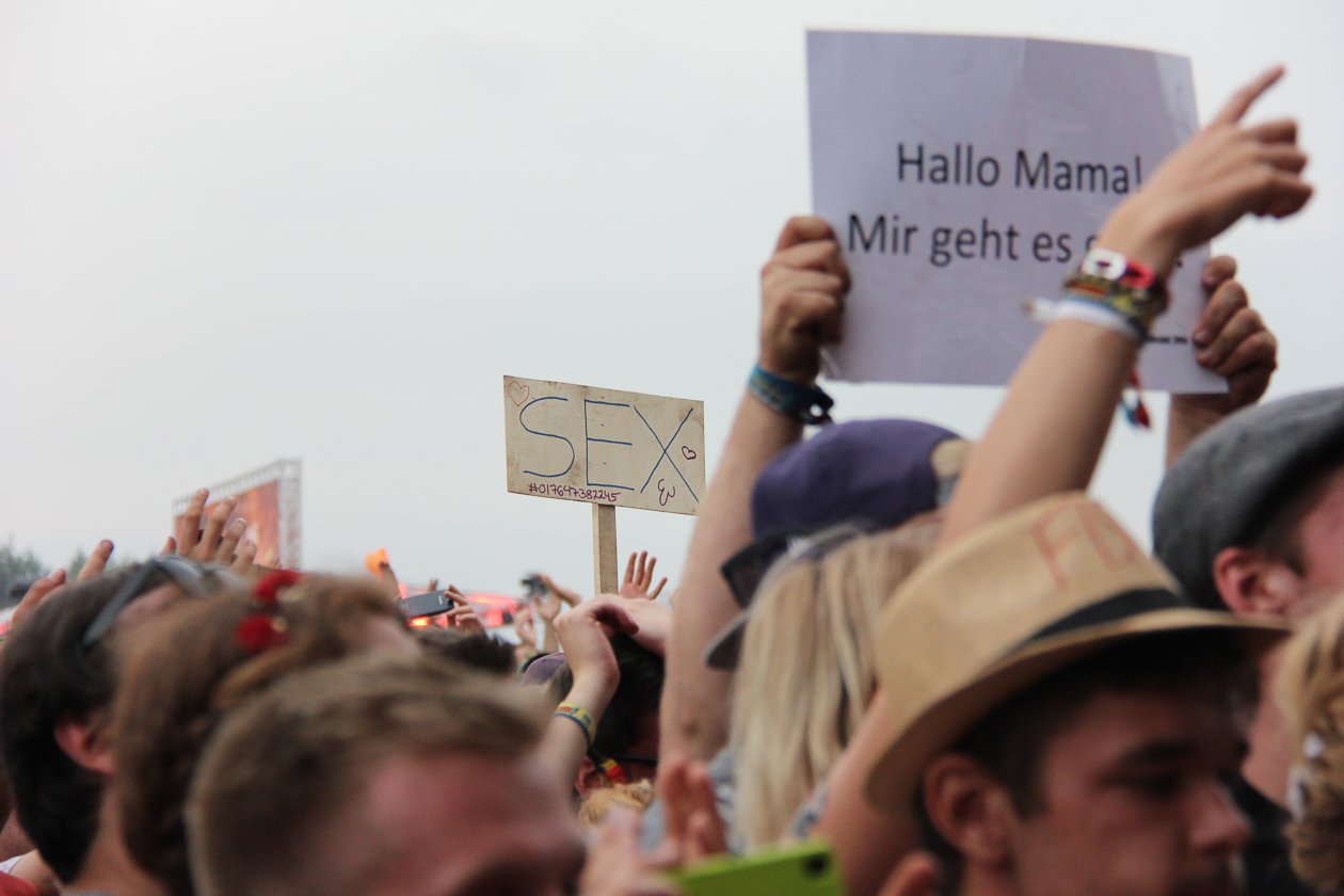 Alle Fotos zum Festival an der Nordsee. – Mama, mir geht es gut.