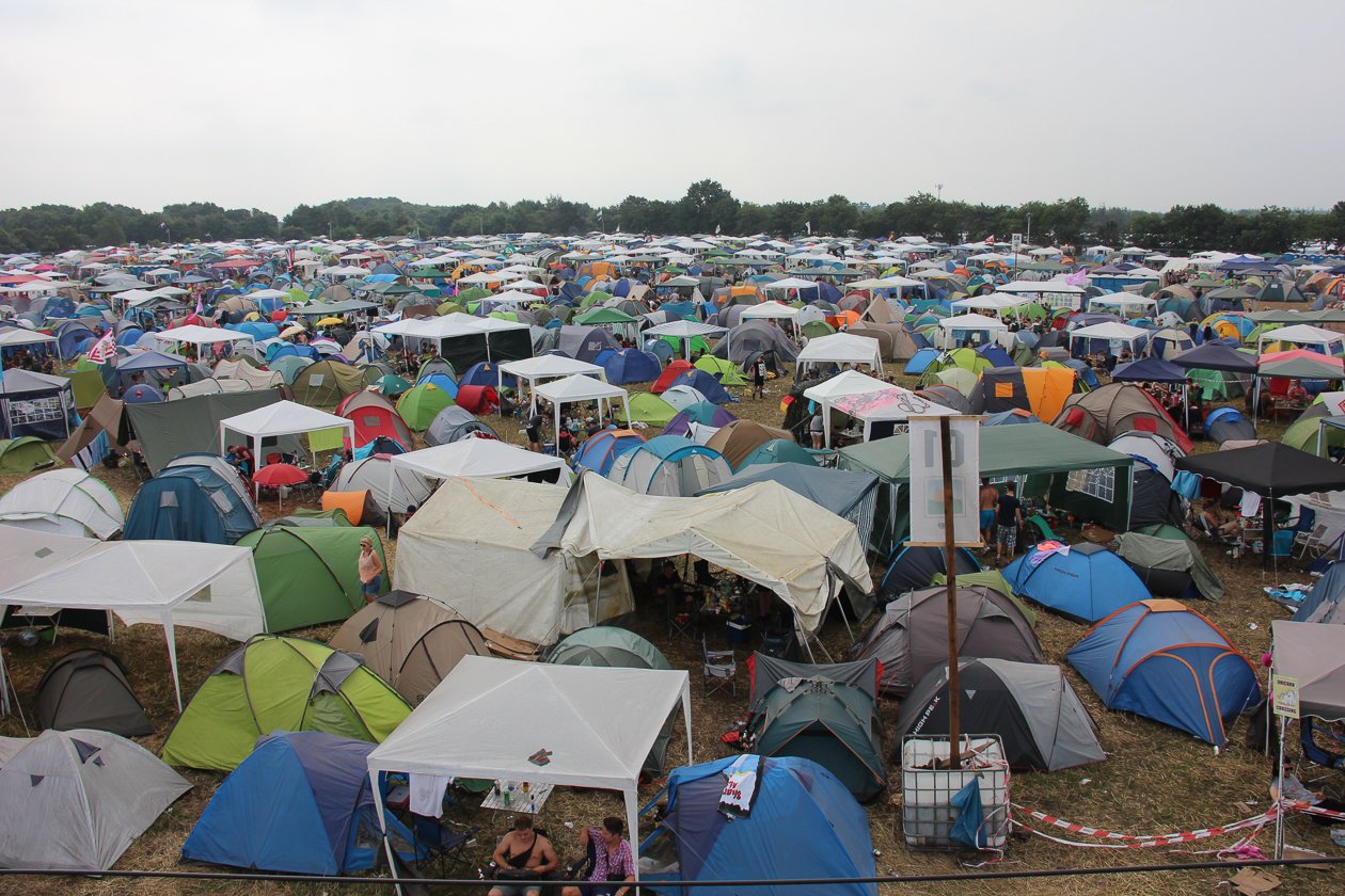 Alle Fotos zum Festival an der Nordsee. – Deichbrand 2016 von oben.