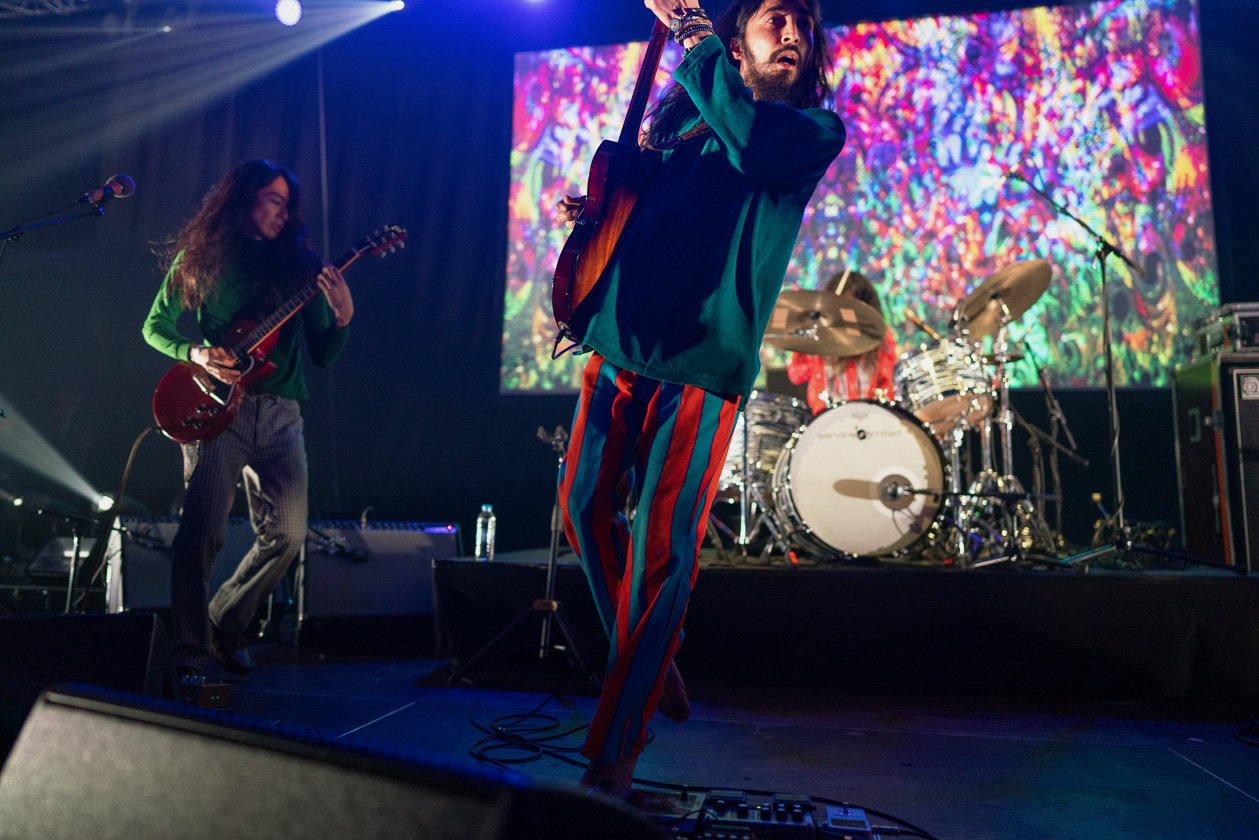 Fu Manchu, Nick Olivieri, Witch, All Them Witches, The Skull, Long Distance Calling u.v.a. - feeling the desert! – Kikagaku Moyo.
