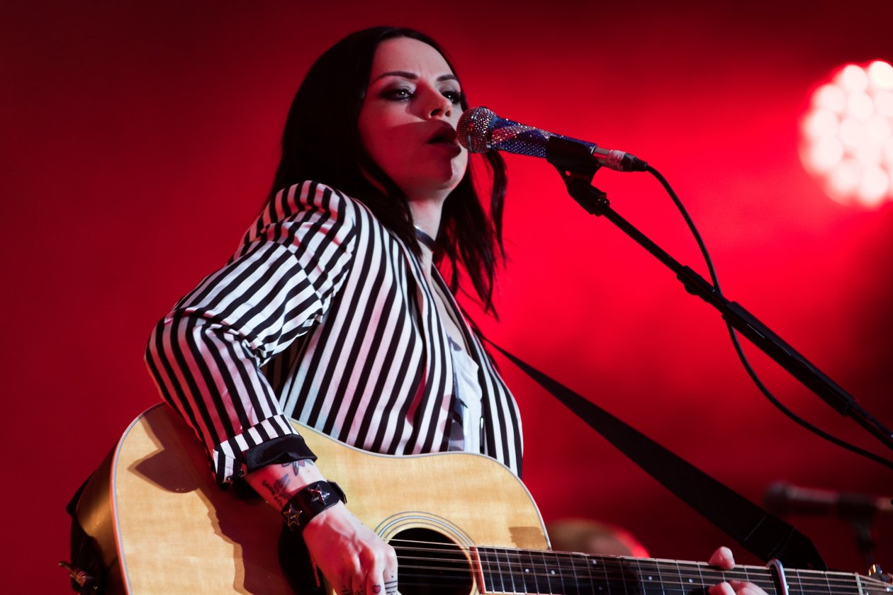 Das ganze Jahr über in den Clubs und auf Festivals unterwegs: Ausgewählte Bilder der laut.de-Fotografen. – Amy MacDonald.