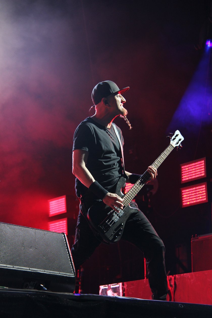 Das ganze Jahr über in den Clubs und auf Festivals unterwegs: Ausgewählte Bilder der laut.de-Fotografen. – Shavo (System Of A Down).