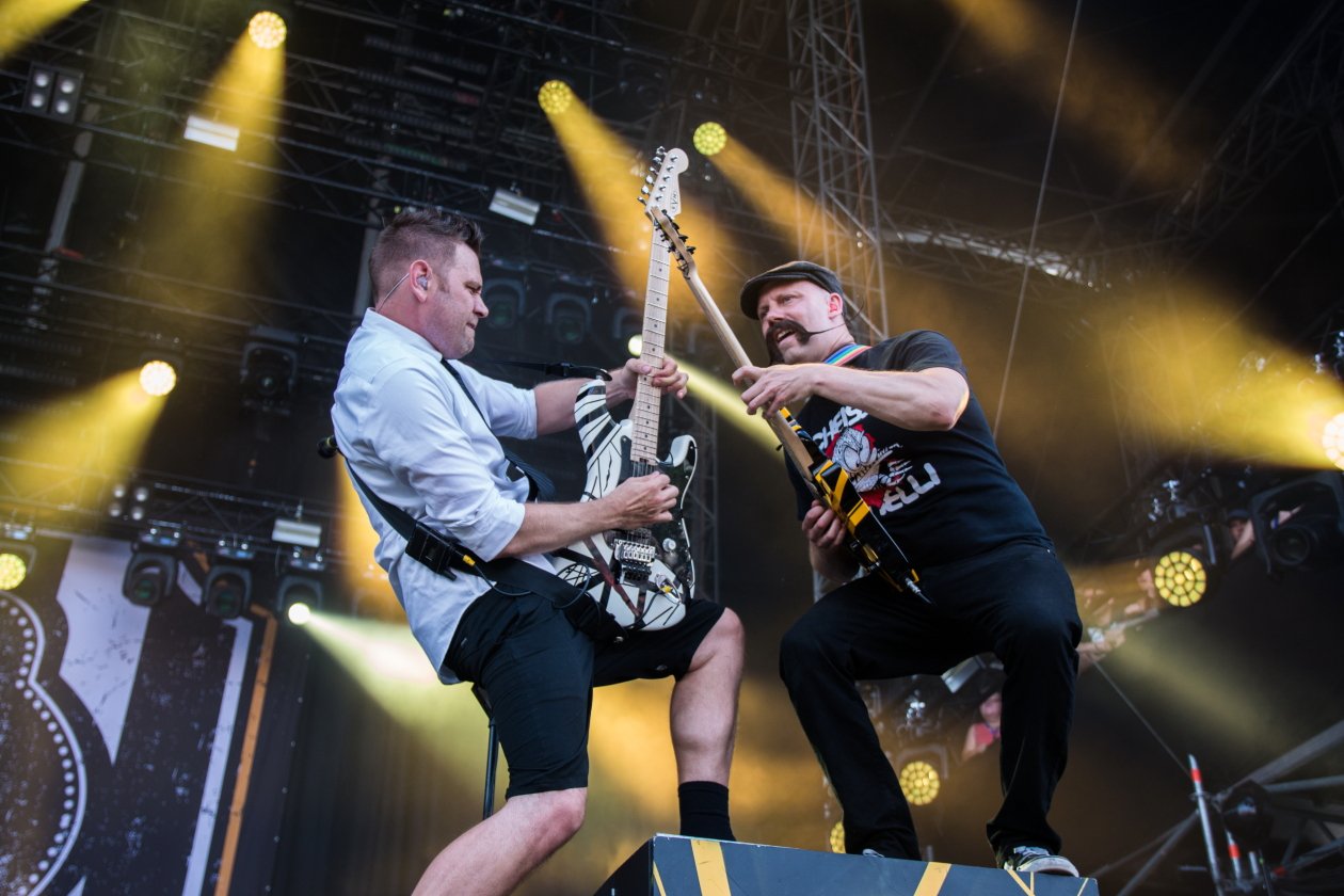 Das ganze Jahr über in den Clubs und auf Festivals unterwegs: Ausgewählte Bilder der laut.de-Fotografen. – Zebrahead.