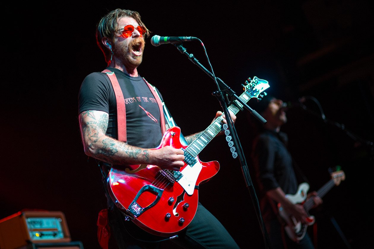 We proudly present: Die besten Schnappschüsse unserer Konzert- und Festivalfotografen. – Jesse Hughes in Köln