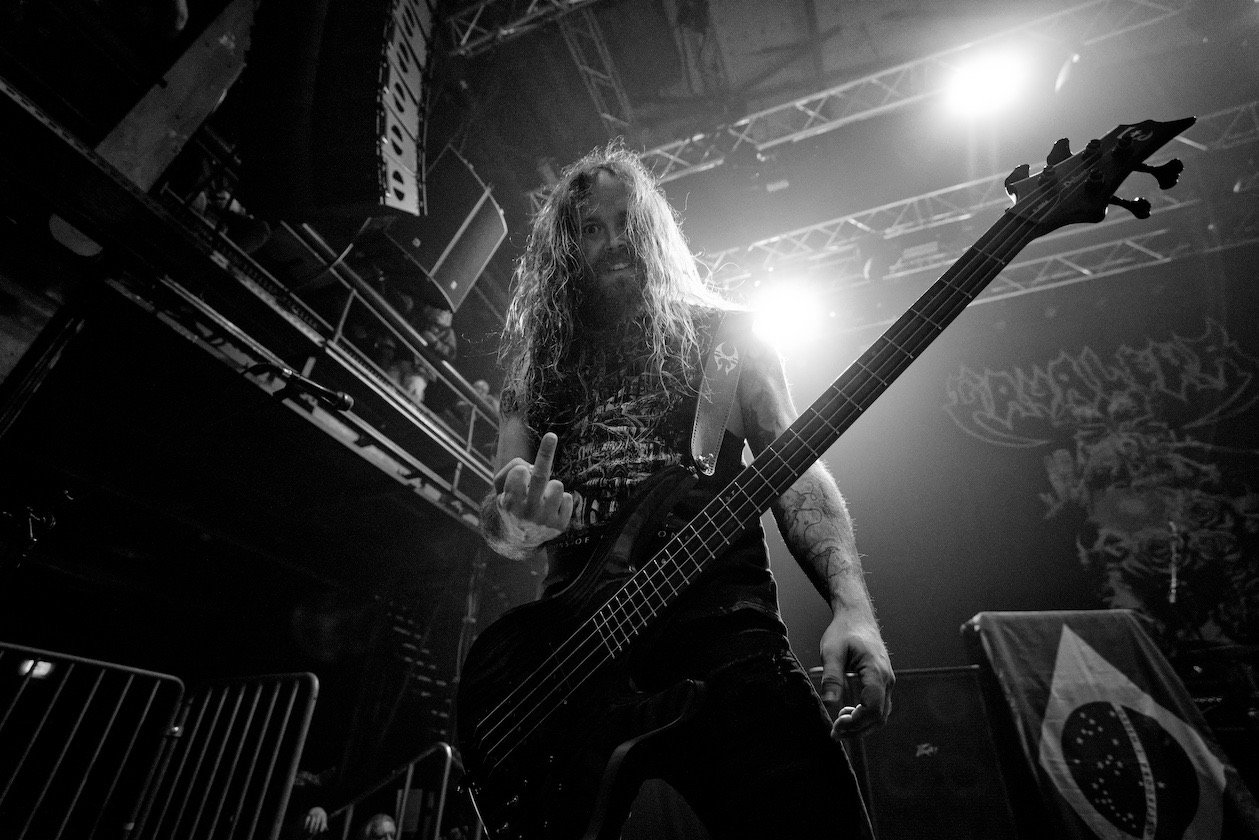 Nirgends pulsiert das Leben mehr als vor und auf der Bühne! – Mike Leon (Max & Igor Cavalera).