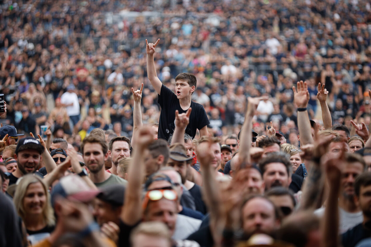 Metallica, Sabaton, Five Finger Death Punch u.a. bei der Premiere der deutschen Dependance des britischen Festivalklassikers. – Der Nachwuchs ist auch schon da.