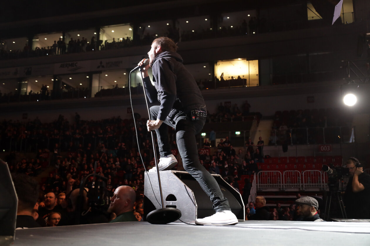Die Fotos zum "Drei Akkorde für deine Spende"-Event zugunsten der Erdbebenopfer in der Türkei und Syrien. – Donots.