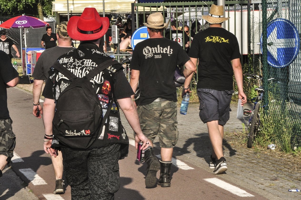 Bestes Wetter, beste Bands: 155.000 Menschen reisen zum Graspop nach Dessel. – Auf, auf und davon.